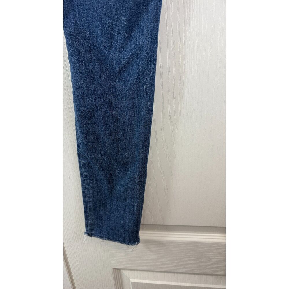 Universal Thread Women's Mid Rise Skinny Jeans Distressed Size 2 / 26 R - Picture 4 of 12